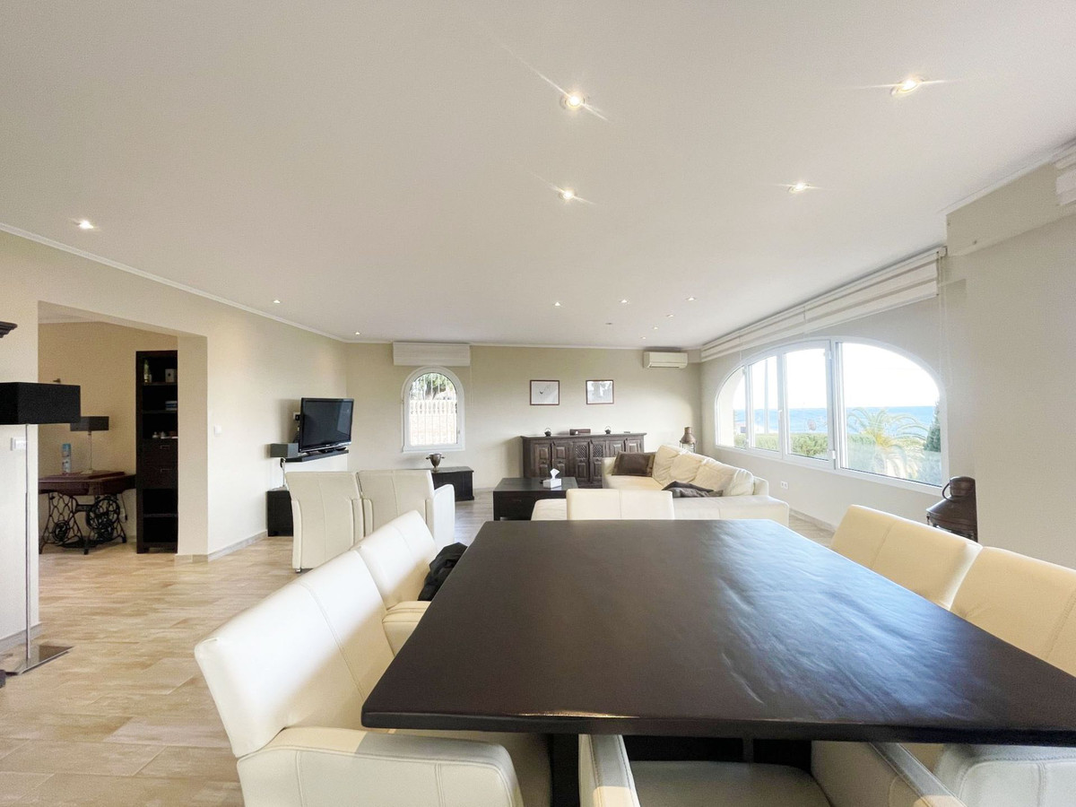 6 Bed Townhouse for sale in Calpe Costa Blanca, Alicante, Spain