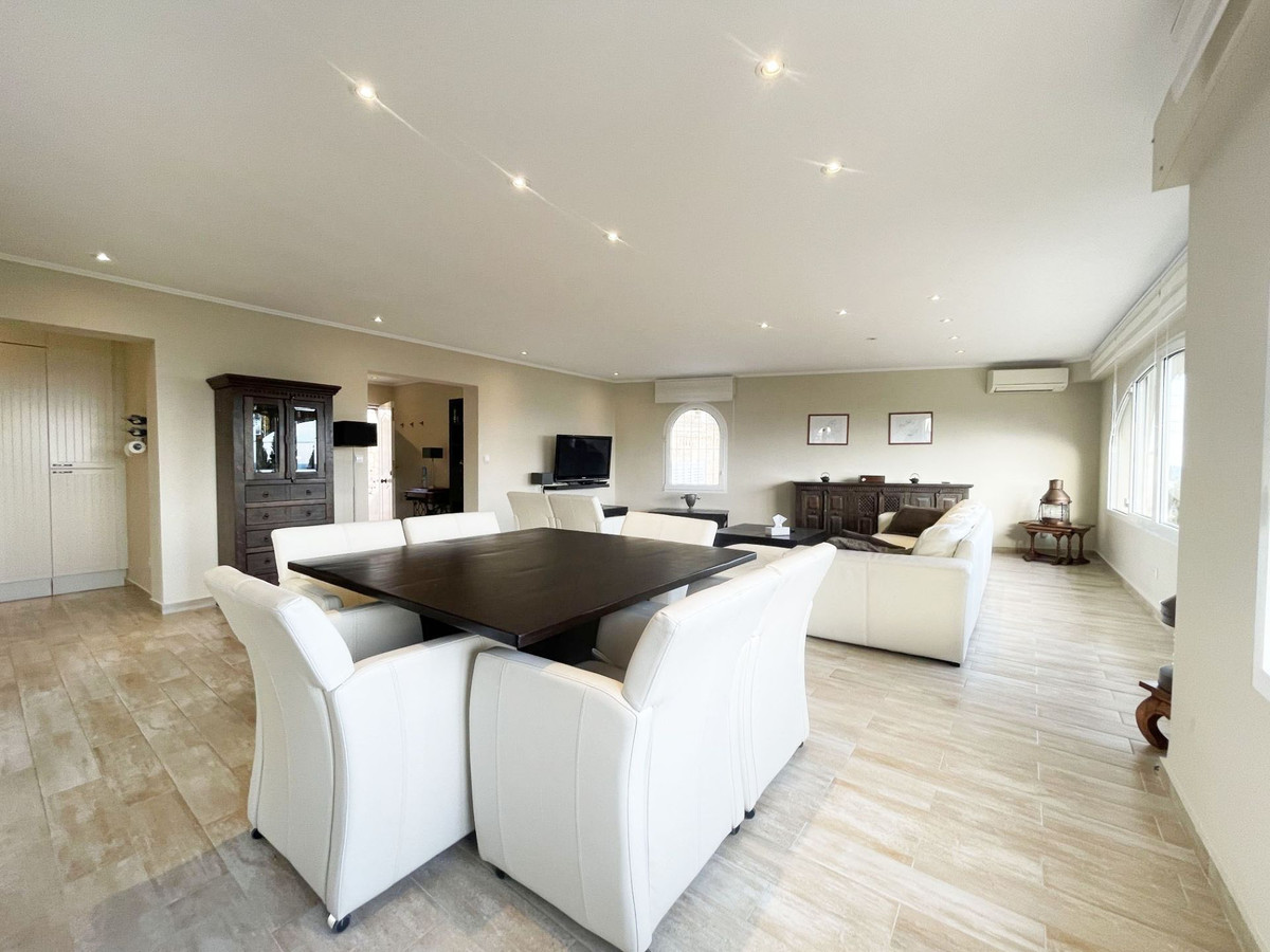 6 Bed Townhouse for sale in Calpe Costa Blanca, Alicante, Spain