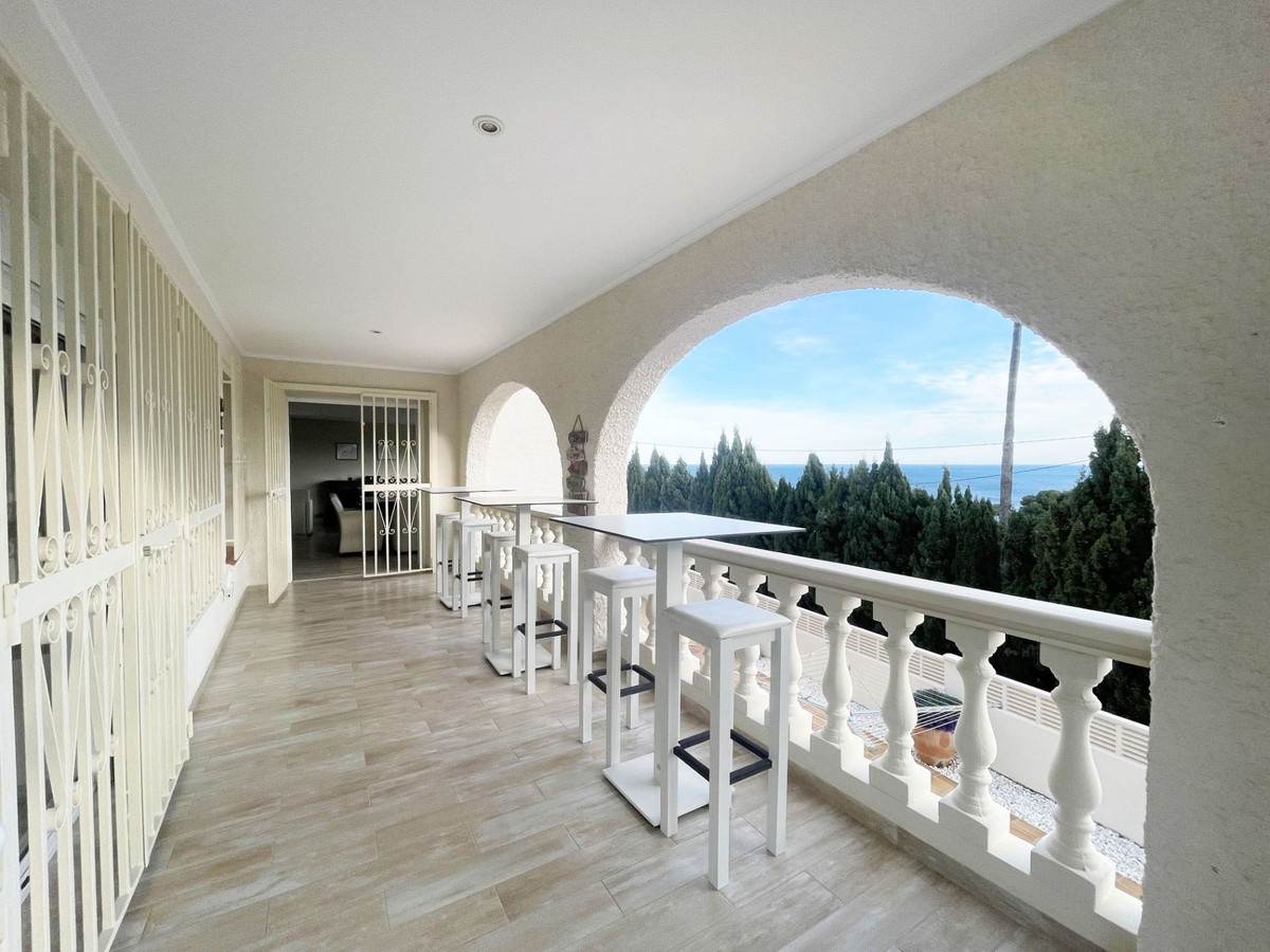6 Bed Townhouse for sale in Calpe Costa Blanca, Alicante, Spain