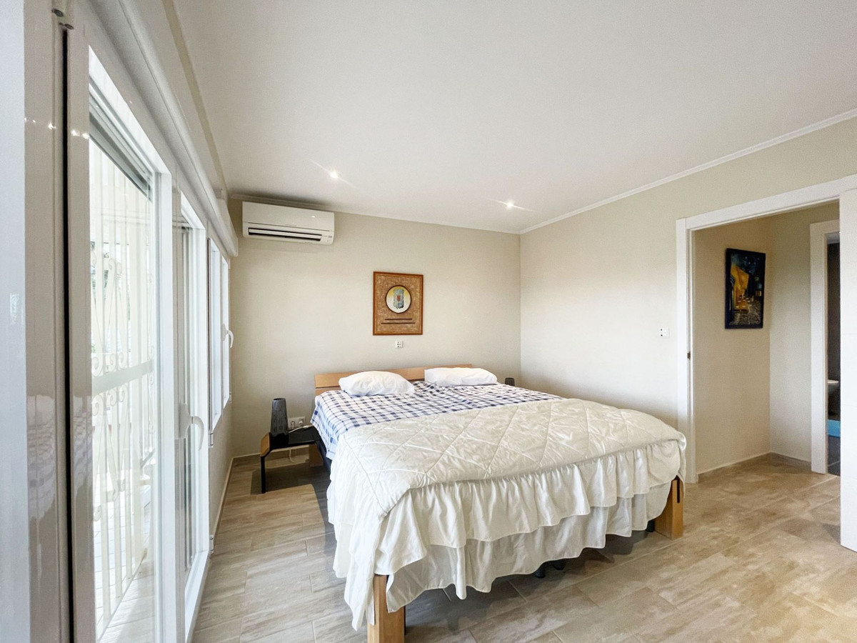 6 Bed Townhouse for sale in Calpe Costa Blanca, Alicante, Spain