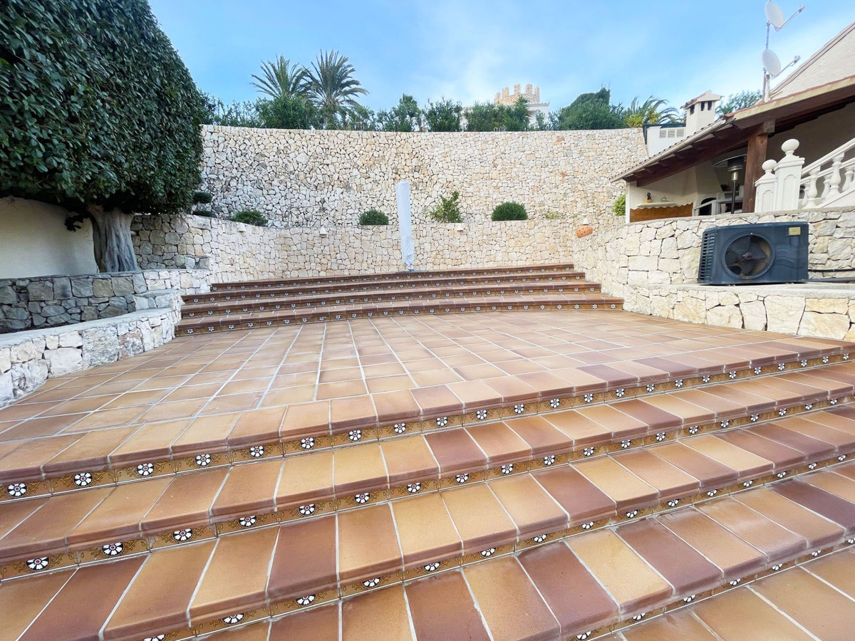 6 Bed Townhouse for sale in Calpe Costa Blanca, Alicante, Spain