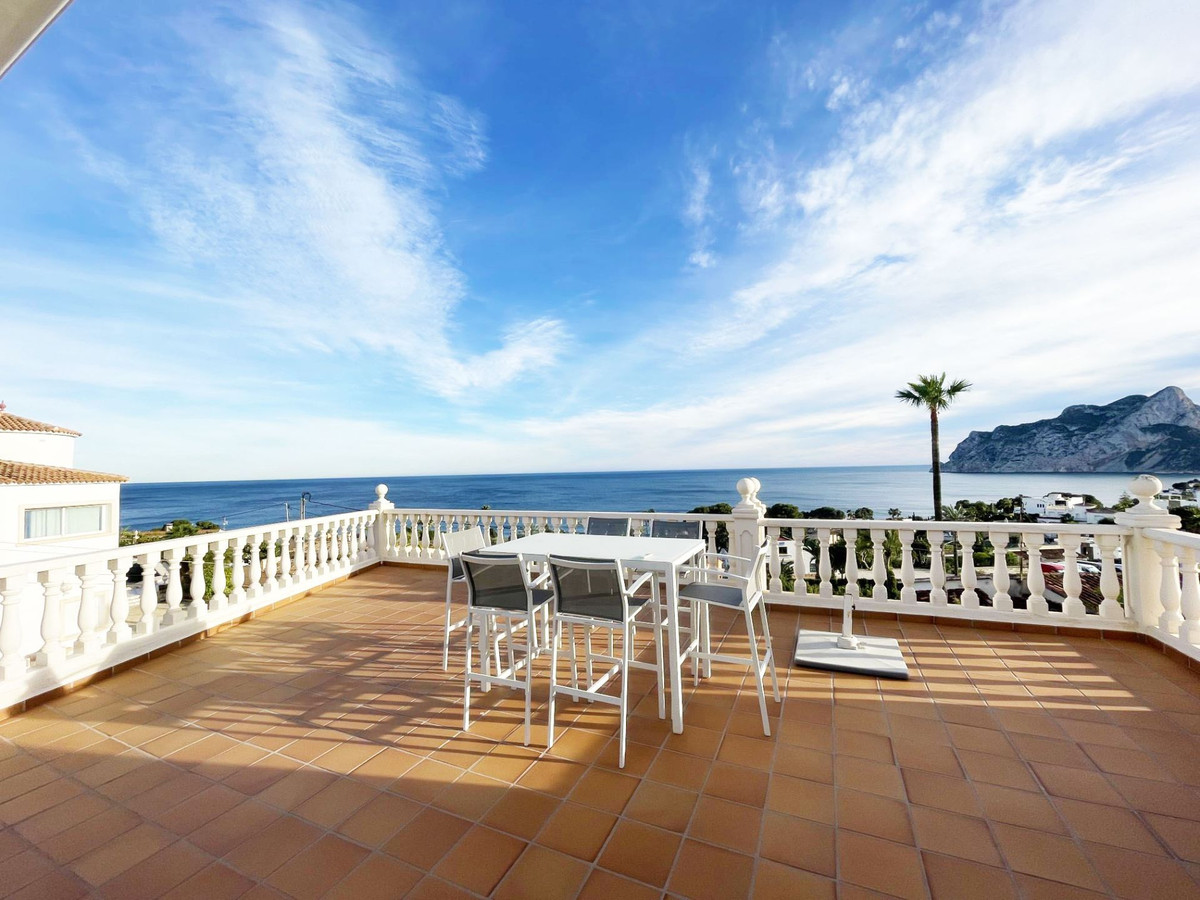 6 Bed Townhouse for sale in Calpe Costa Blanca, Alicante, Spain