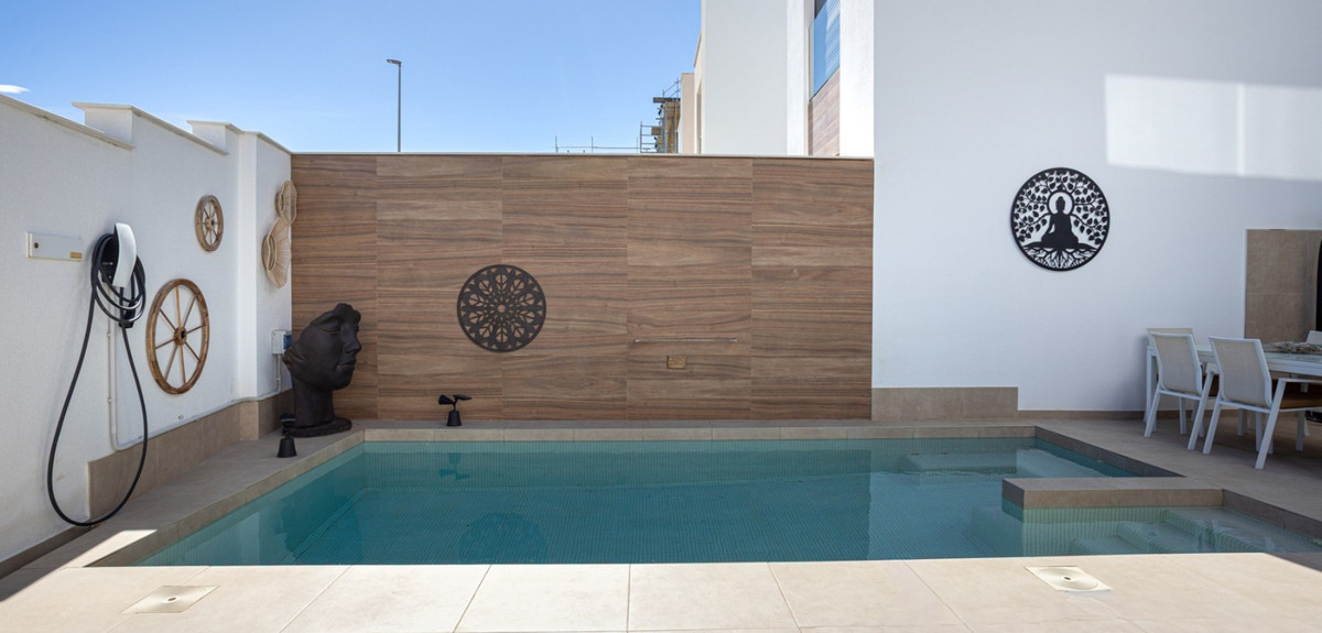 3 Bed Townhouse for sale in Benijofar Costa Blanca, Alicante, Spain