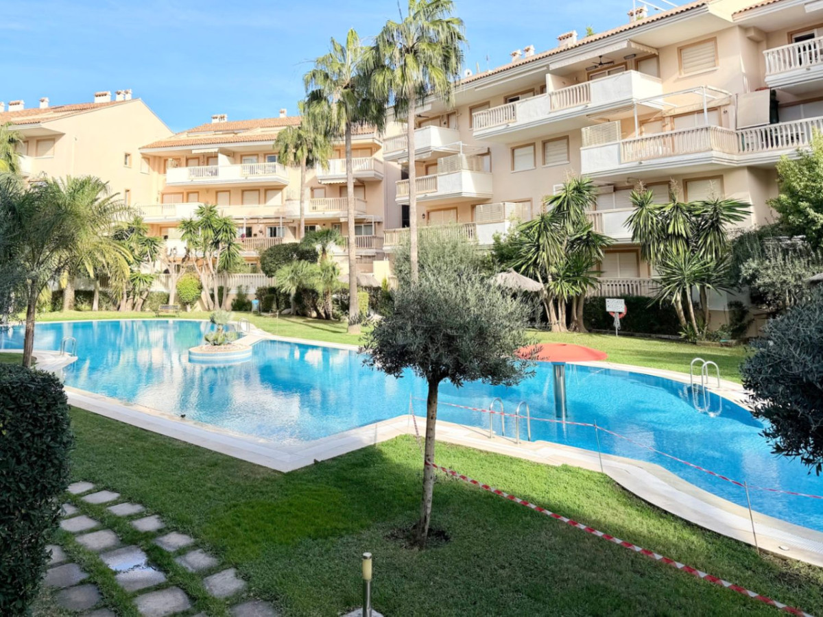 Se vende Apartamento Planta Baja de 3 dormitorios en Costa Blanca, Alicante, España