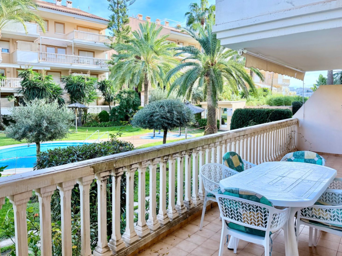 Se vende Apartamento Planta Baja de 3 dormitorios en Costa Blanca, Alicante, España