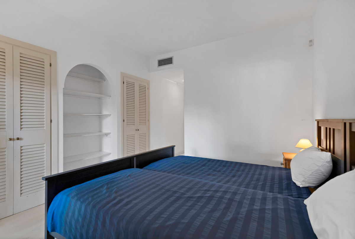 2 Bed Apartment for sale in Estepona Costa Del Sol, Málaga, Spain