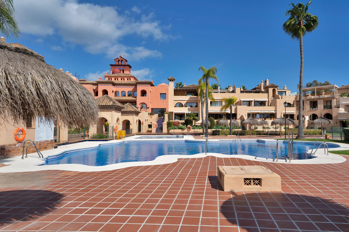 2 Bed Apartment for sale in Estepona Costa Del Sol, Málaga, Spain