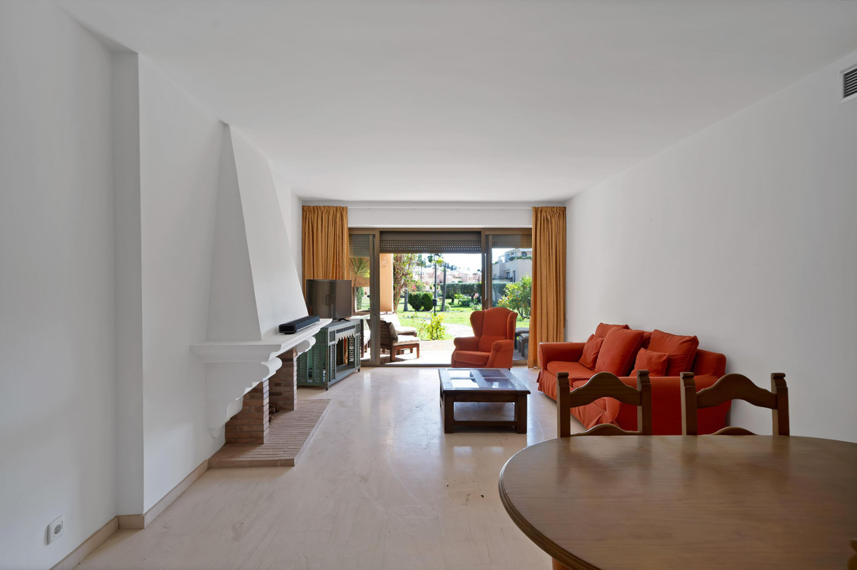 2 Bed Apartment for sale in Estepona Costa Del Sol, Málaga, Spain