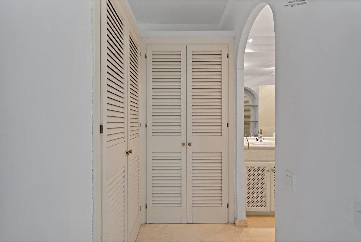 2 Bed Apartment for sale in Estepona Costa Del Sol, Málaga, Spain