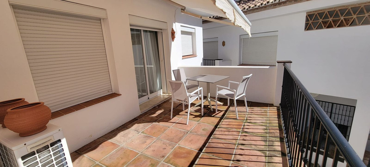 2 Bed Apartment for sale in Puerto Banús Costa Del Sol, Málaga, Spain