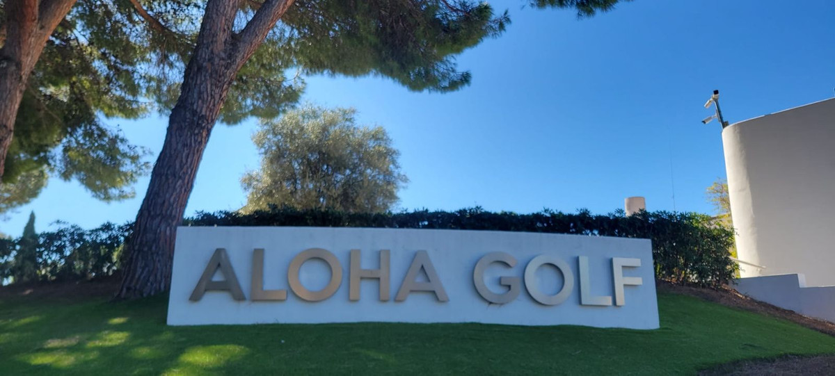 2 Bed Apartment for sale in Puerto Banús Costa Del Sol, Málaga, Spain
