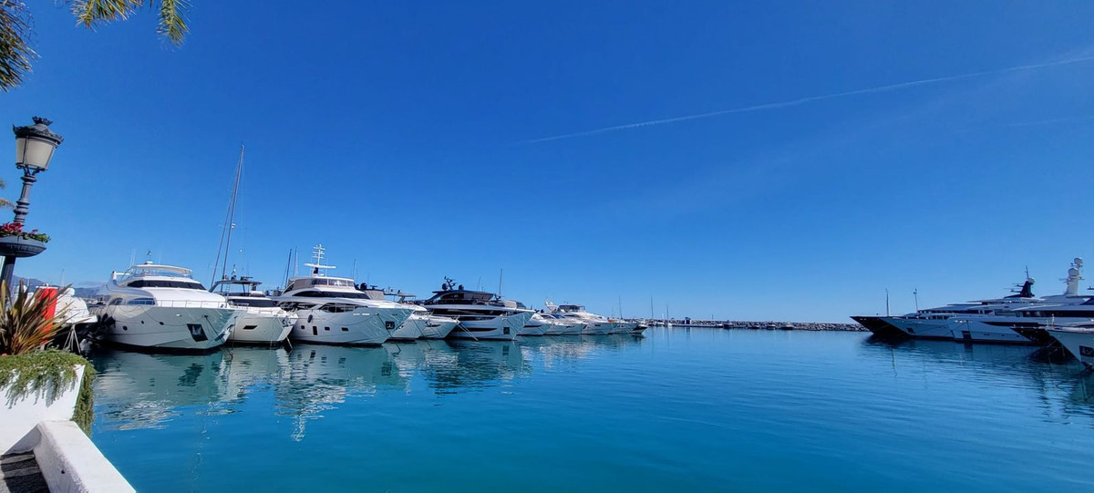 2 Bed Apartment for sale in Puerto Banús Costa Del Sol, Málaga, Spain