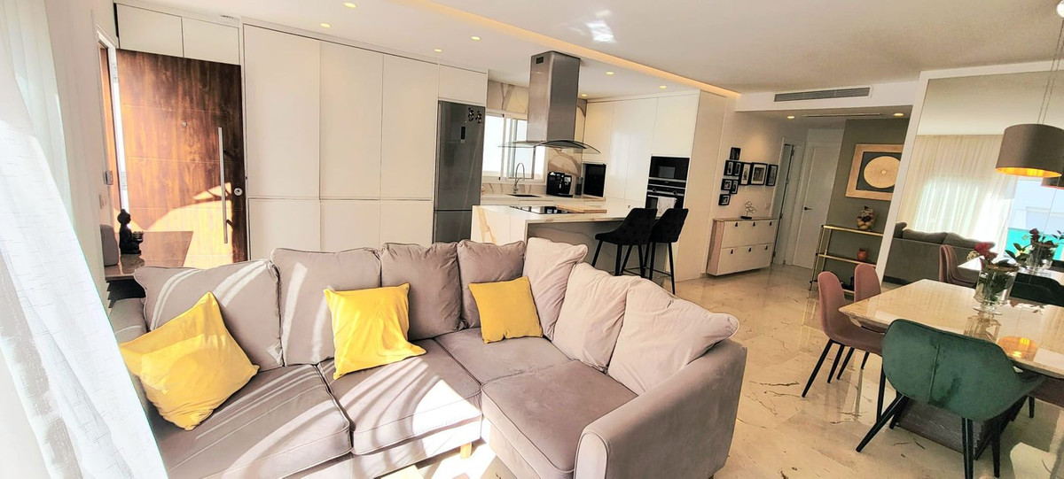 2 Bed Apartment for sale in Puerto Banús Costa Del Sol, Málaga, Spain