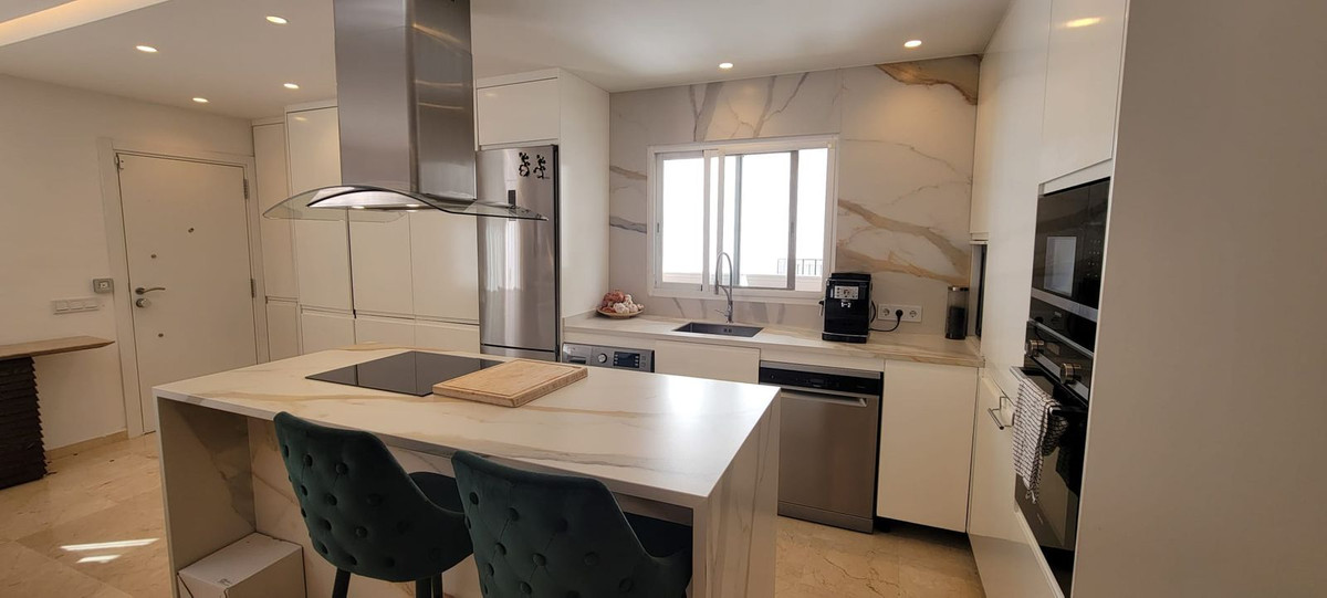 2 Bed Apartment for sale in Puerto Banús Costa Del Sol, Málaga, Spain