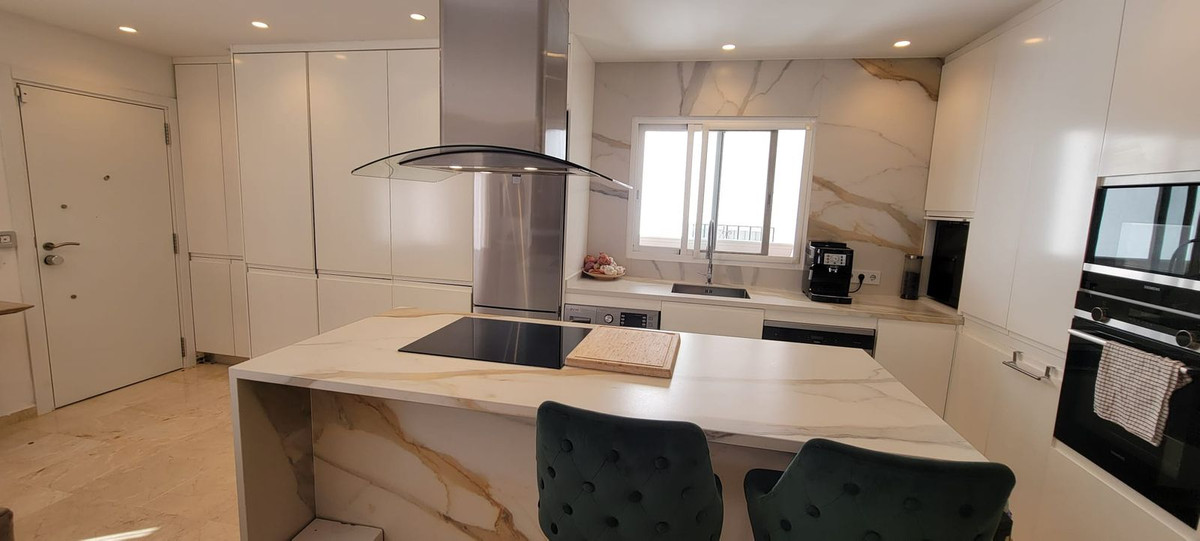 2 Bed Apartment for sale in Puerto Banús Costa Del Sol, Málaga, Spain