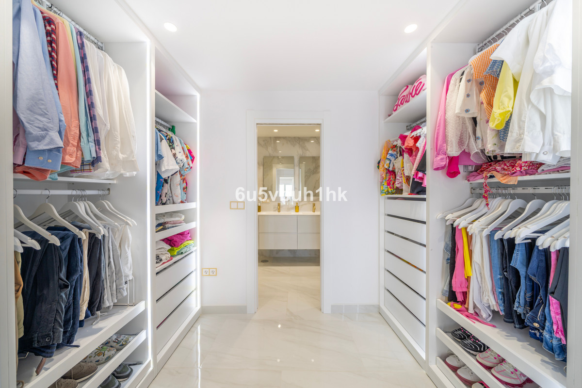 4 Bed Townhouse for sale in La Mairena Costa Del Sol, Málaga, Spain