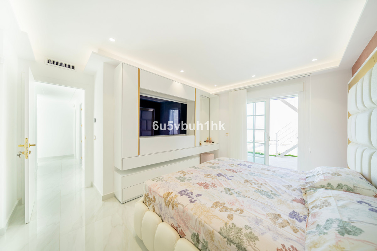 4 Bed Townhouse for sale in La Mairena Costa Del Sol, Málaga, Spain
