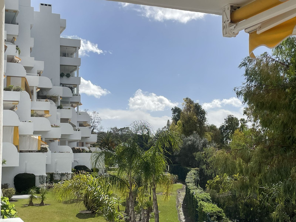2 Bed Apartment for sale in San Pedro De Alcántara Costa Del Sol, Málaga, Spain