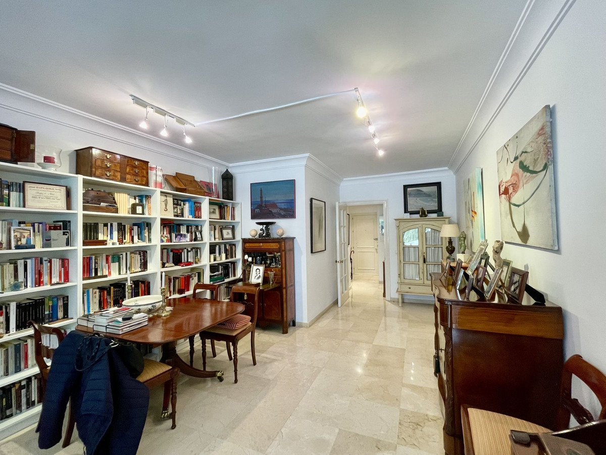 2 Bed Apartment for sale in San Pedro De Alcántara Costa Del Sol, Málaga, Spain
