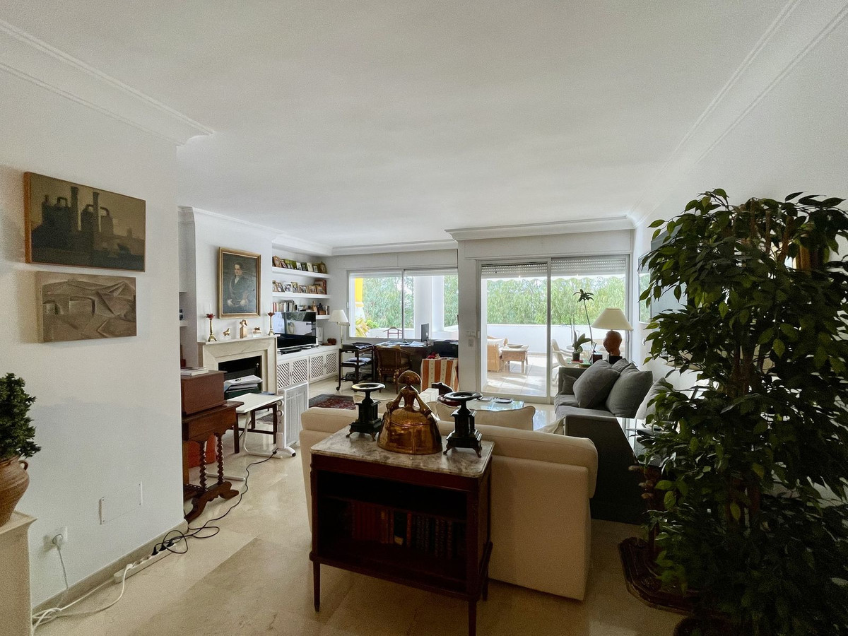 2 Bed Apartment for sale in San Pedro De Alcántara Costa Del Sol, Málaga, Spain