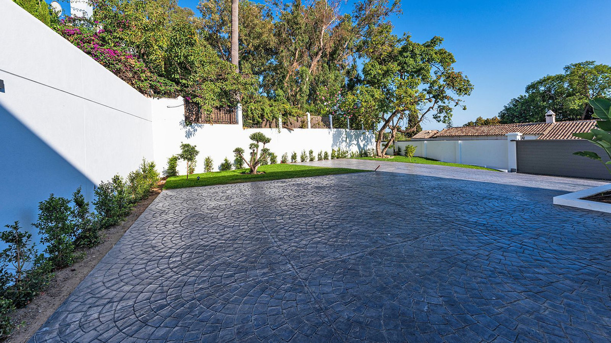Se vende Villa - Chalet de 5 dormitorios en Costa Del Sol, Málaga, España