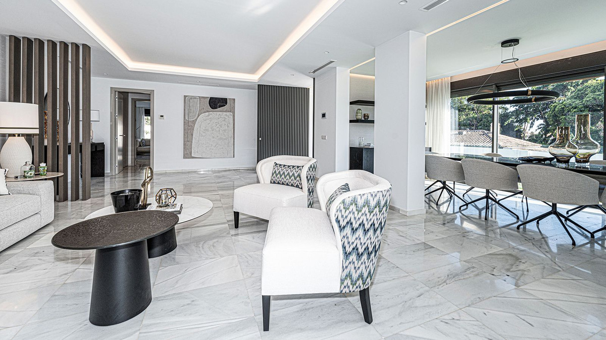 Se vende Villa - Chalet de 5 dormitorios en Costa Del Sol, Málaga, España