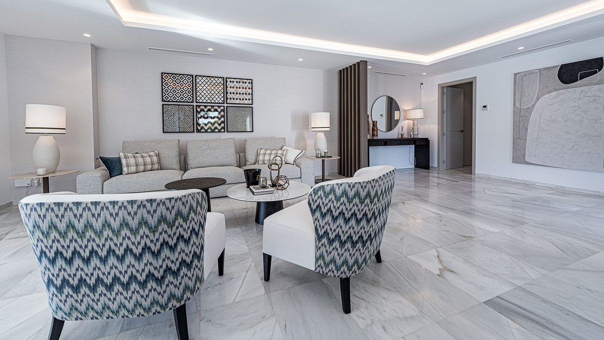 Se vende Villa - Chalet de 5 dormitorios en Costa Del Sol, Málaga, España