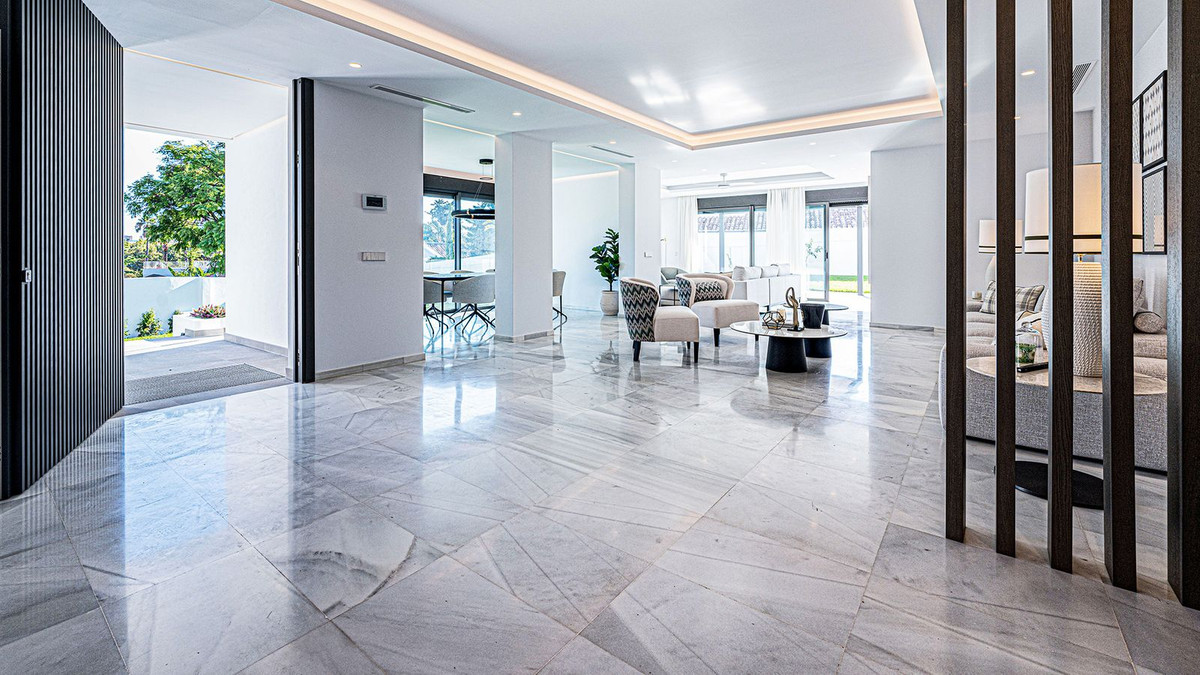 Se vende Villa - Chalet de 5 dormitorios en Costa Del Sol, Málaga, España