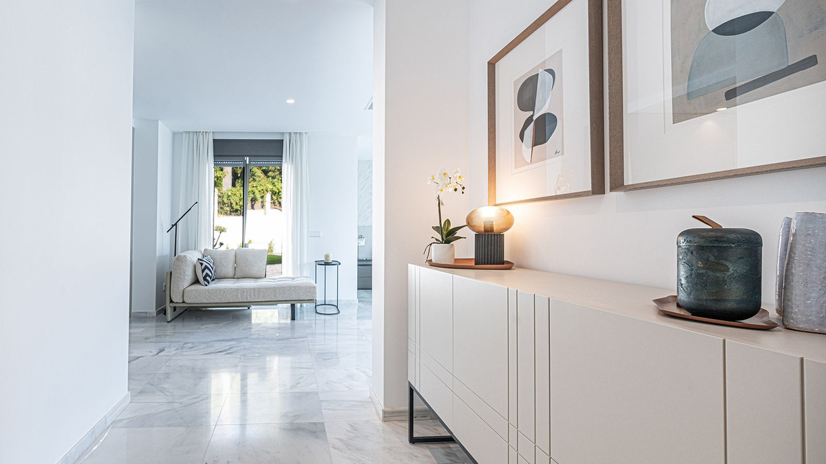 Se vende Villa - Chalet de 5 dormitorios en Costa Del Sol, Málaga, España