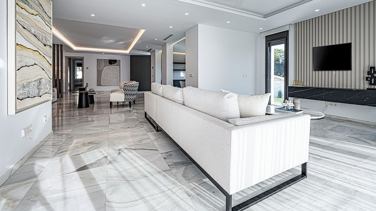 Se vende Villa - Chalet de 5 dormitorios en Costa Del Sol, Málaga, España