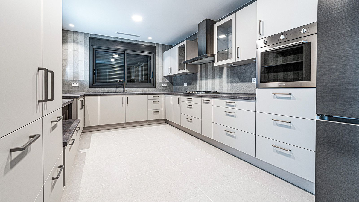 Se vende Villa - Chalet de 5 dormitorios en Costa Del Sol, Málaga, España