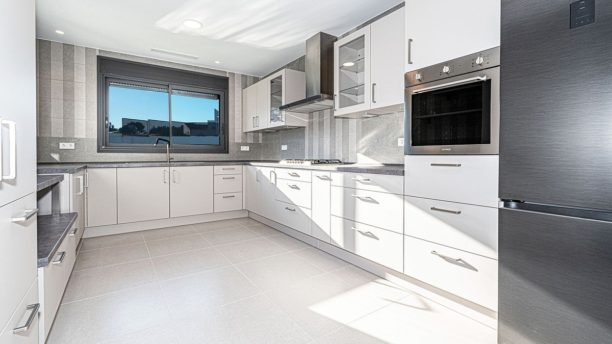 Se vende Villa - Chalet de 5 dormitorios en Costa Del Sol, Málaga, España