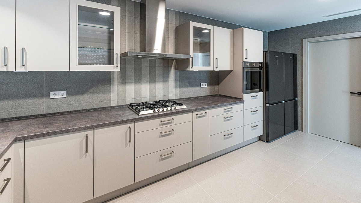 Se vende Villa - Chalet de 5 dormitorios en Costa Del Sol, Málaga, España