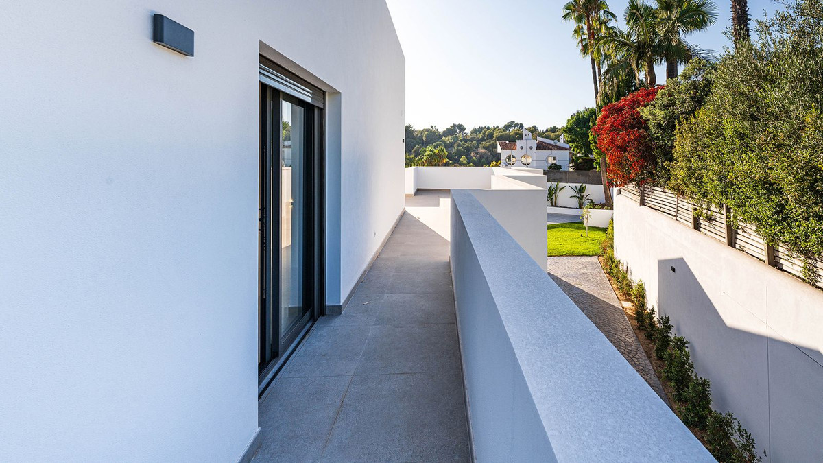 Se vende Villa - Chalet de 5 dormitorios en Costa Del Sol, Málaga, España
