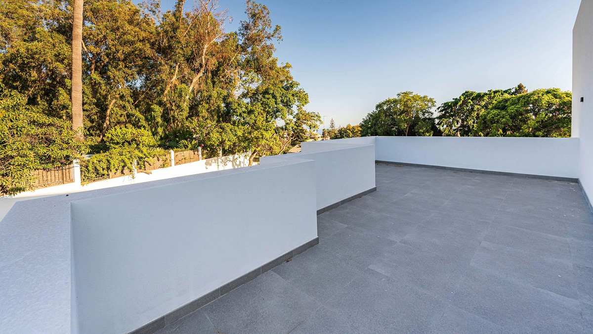 Se vende Villa - Chalet de 5 dormitorios en Costa Del Sol, Málaga, España