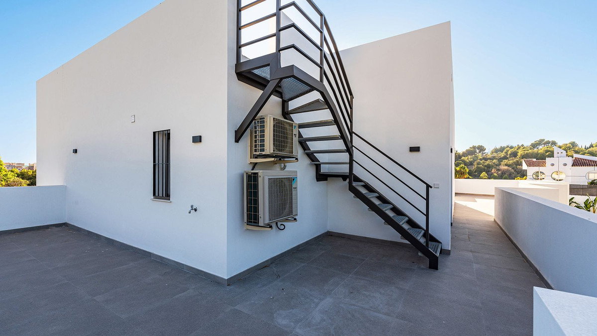 Se vende Villa - Chalet de 5 dormitorios en Costa Del Sol, Málaga, España