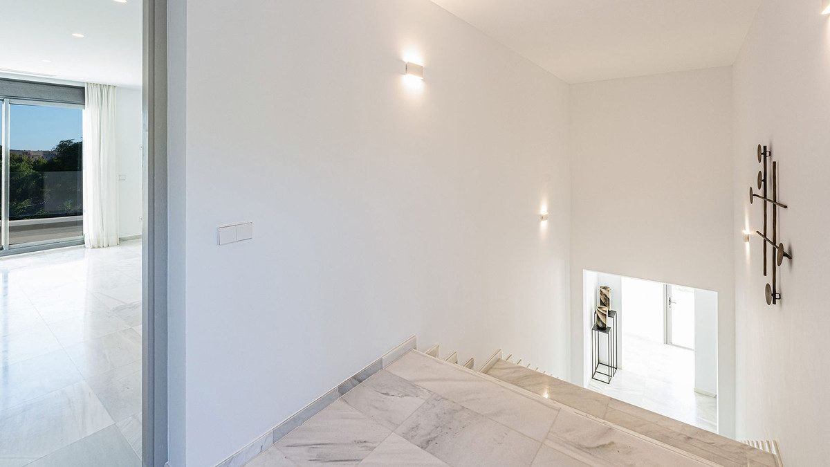 Se vende Villa - Chalet de 5 dormitorios en Costa Del Sol, Málaga, España