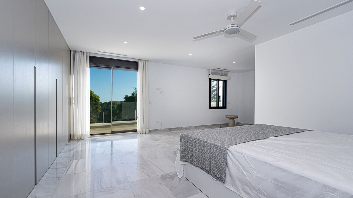 Se vende Villa - Chalet de 5 dormitorios en Costa Del Sol, Málaga, España