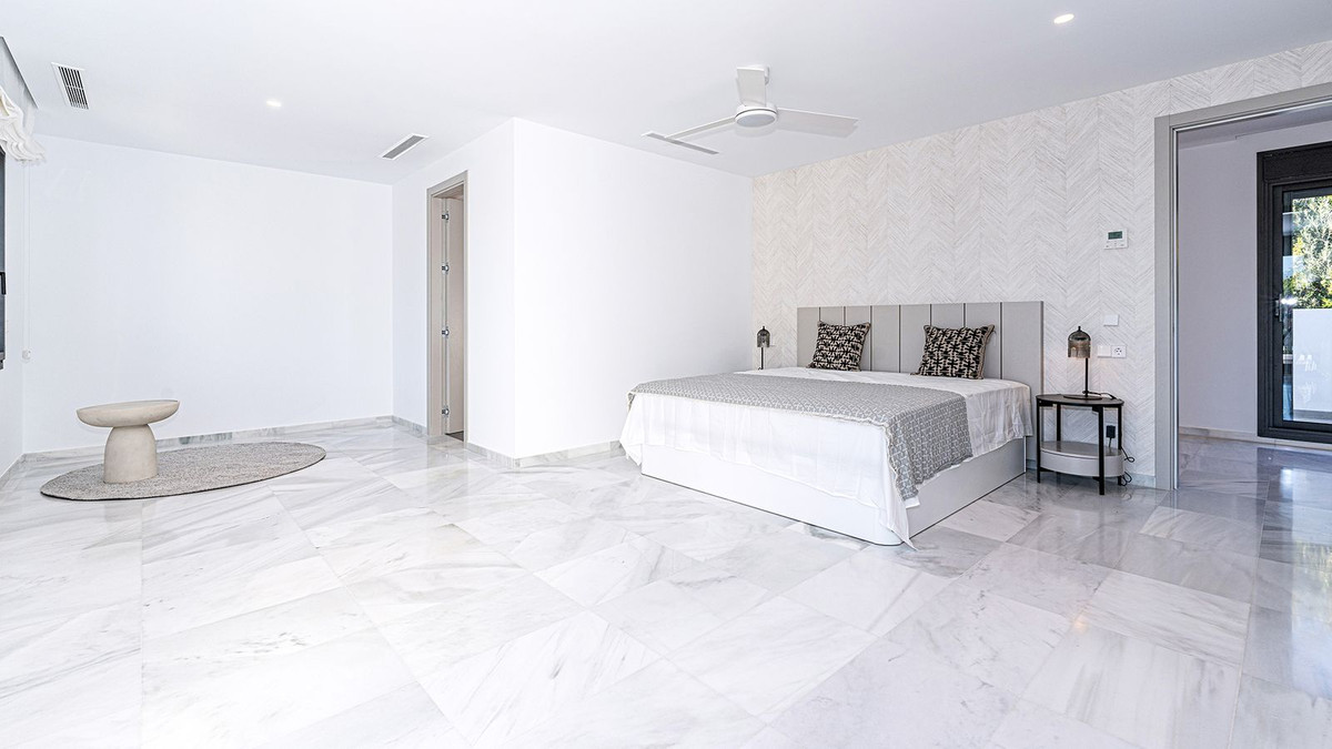 Se vende Villa - Chalet de 5 dormitorios en Costa Del Sol, Málaga, España