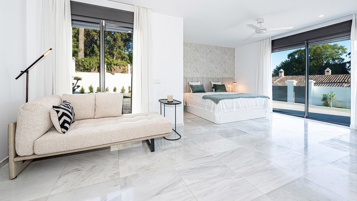 Se vende Villa - Chalet de 5 dormitorios en Costa Del Sol, Málaga, España