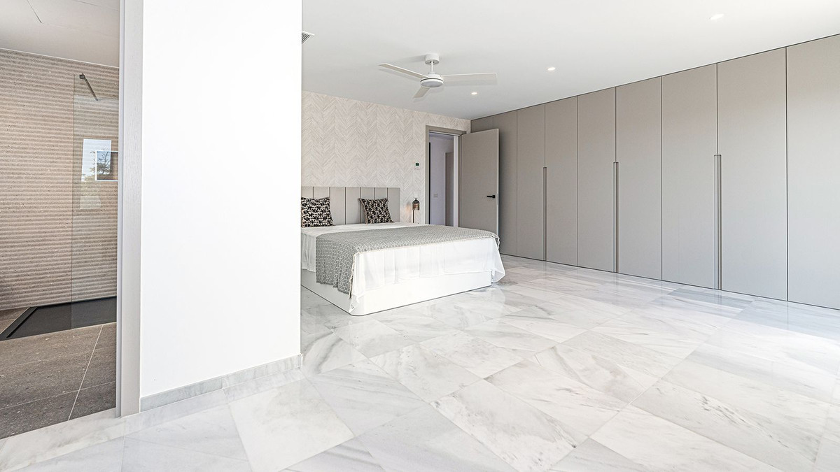 Se vende Villa - Chalet de 5 dormitorios en Costa Del Sol, Málaga, España