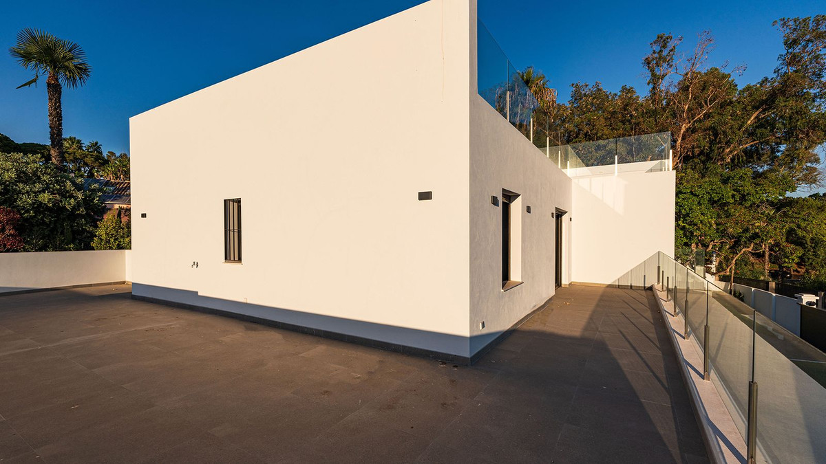 Se vende Villa - Chalet de 5 dormitorios en Costa Del Sol, Málaga, España