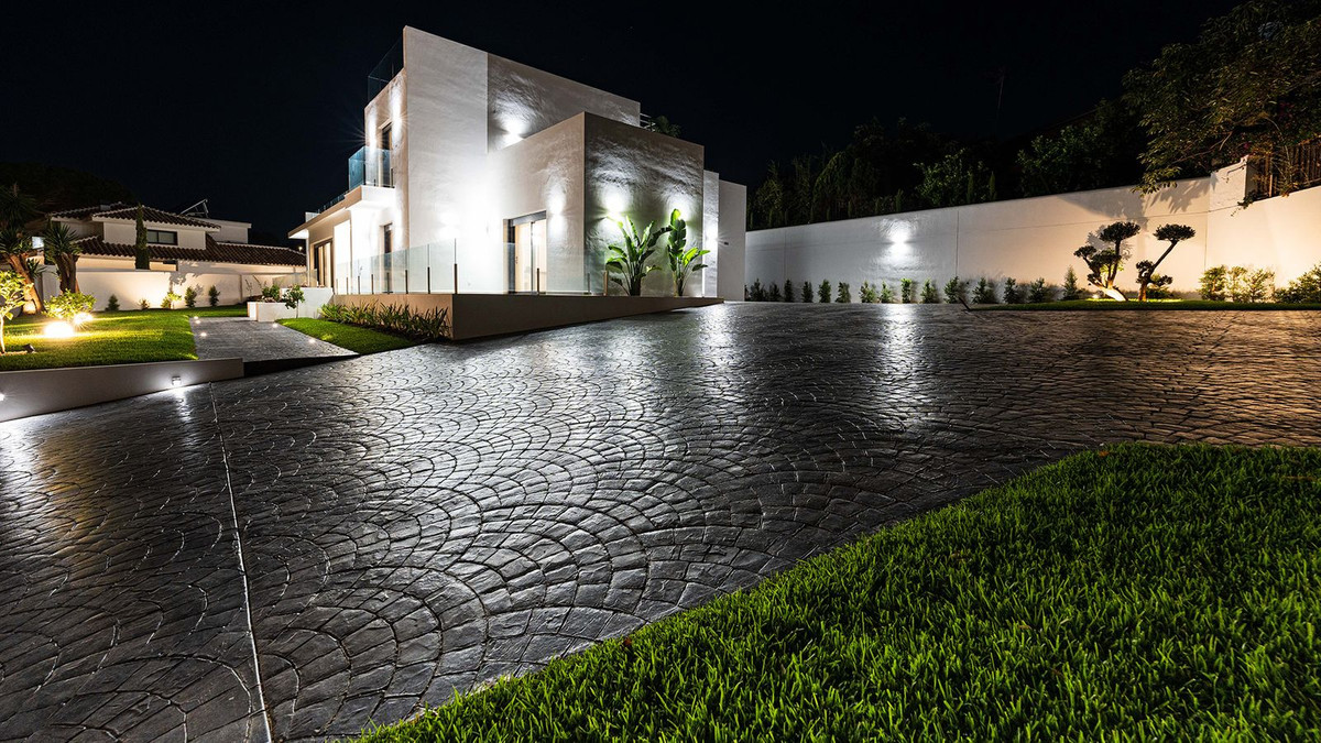 Se vende Villa - Chalet de 5 dormitorios en Costa Del Sol, Málaga, España