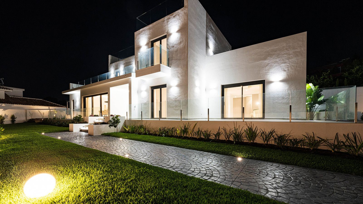 Se vende Villa - Chalet de 5 dormitorios en Costa Del Sol, Málaga, España