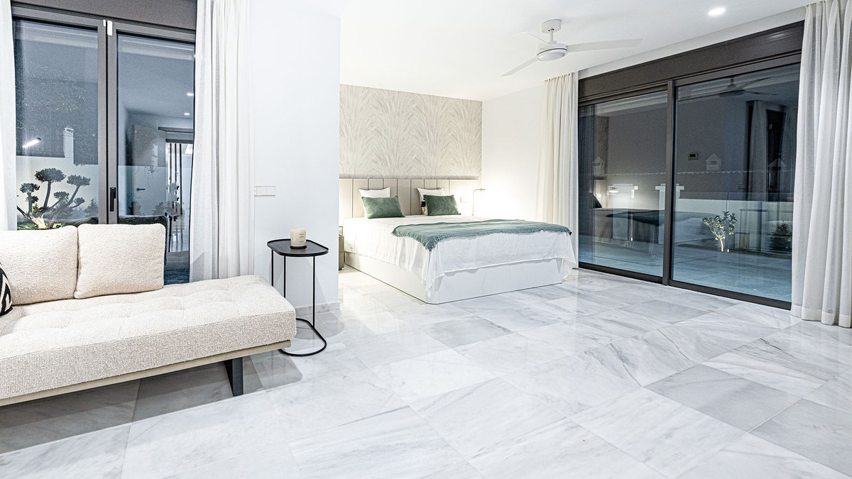 Se vende Villa - Chalet de 5 dormitorios en Costa Del Sol, Málaga, España
