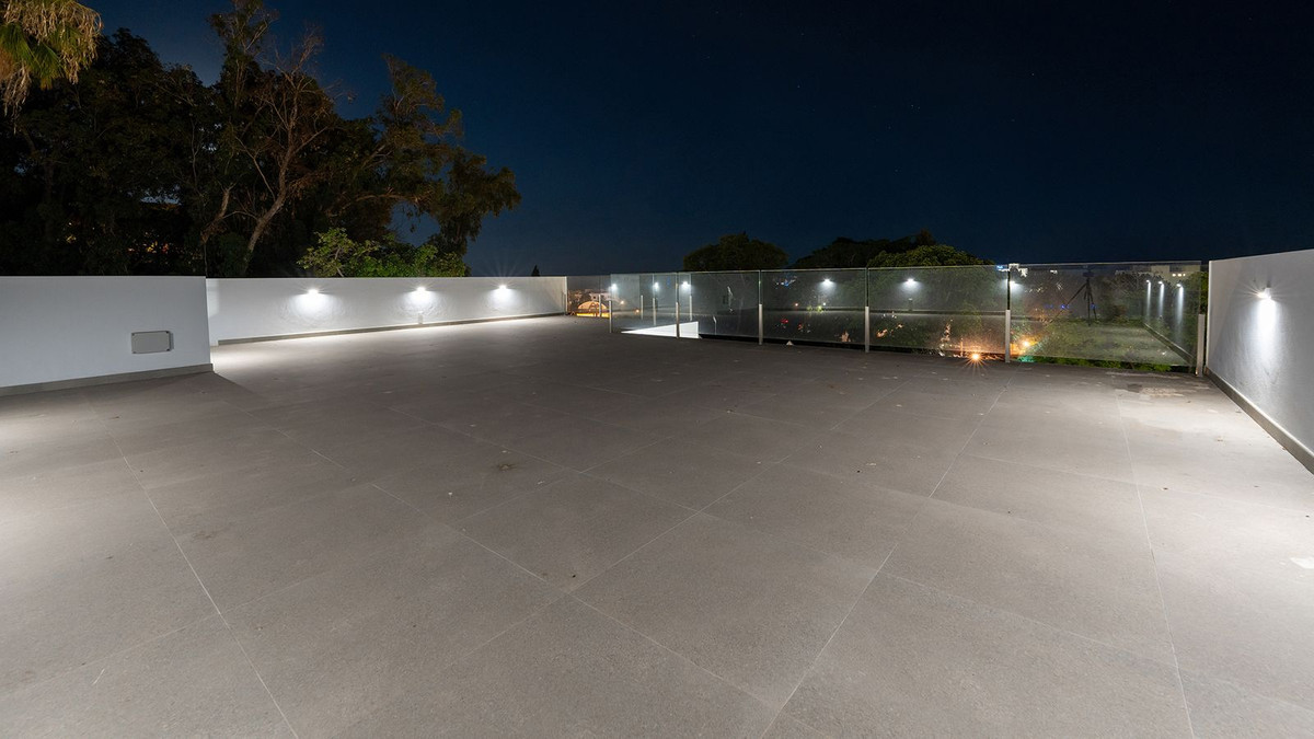 Se vende Villa - Chalet de 5 dormitorios en Costa Del Sol, Málaga, España