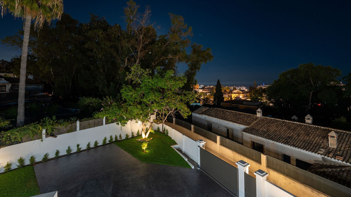 Se vende Villa - Chalet de 5 dormitorios en Costa Del Sol, Málaga, España