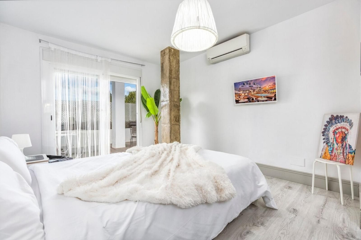 2 Bed Apartment for sale in Nueva Andalucía Costa Del Sol, Málaga, Spain