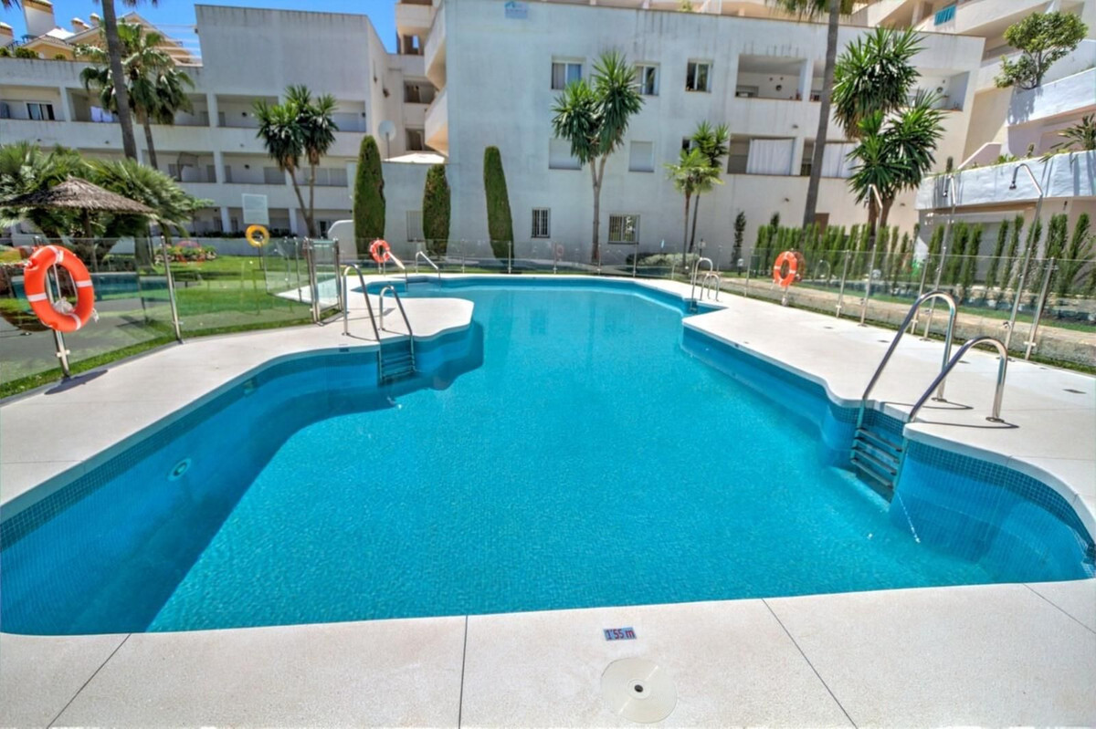 2 Bed Apartment for sale in Nueva Andalucía Costa Del Sol, Málaga, Spain