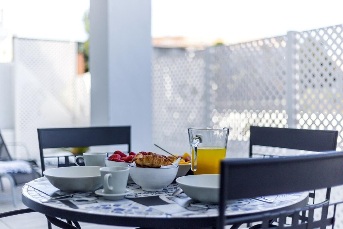 2 Bed Apartment for sale in Nueva Andalucía Costa Del Sol, Málaga, Spain